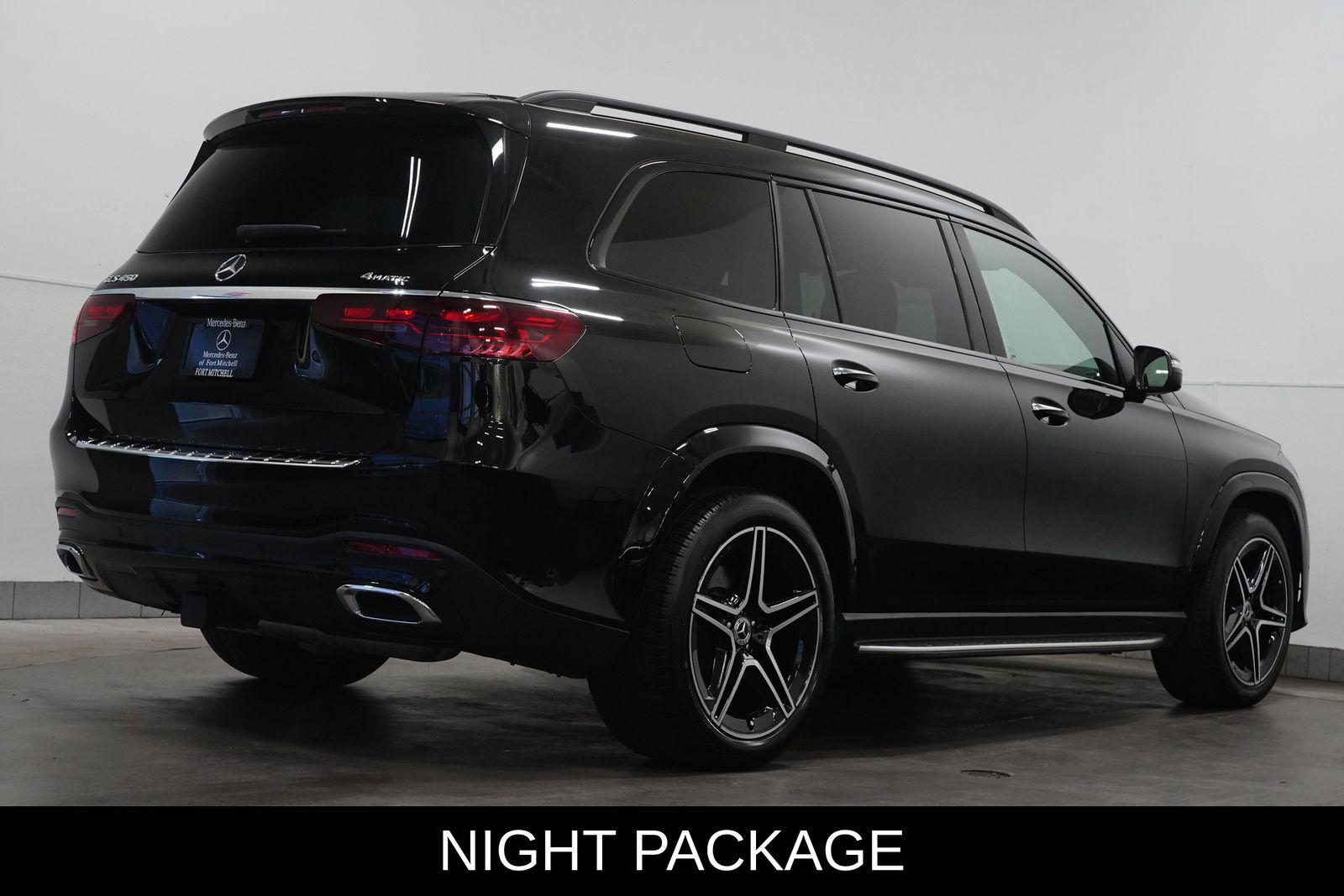 2024 Mercedes Benz GLS 450 4MATIC photo 2