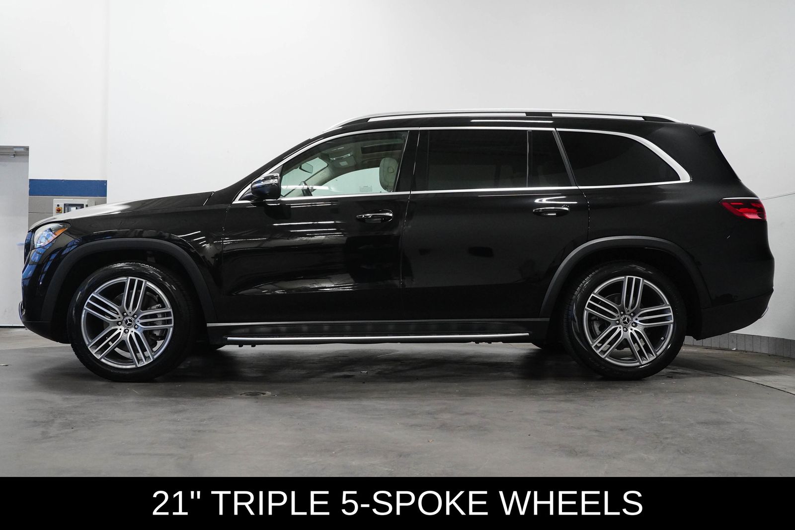 2024 Mercedes Benz GLS 450 photo 4