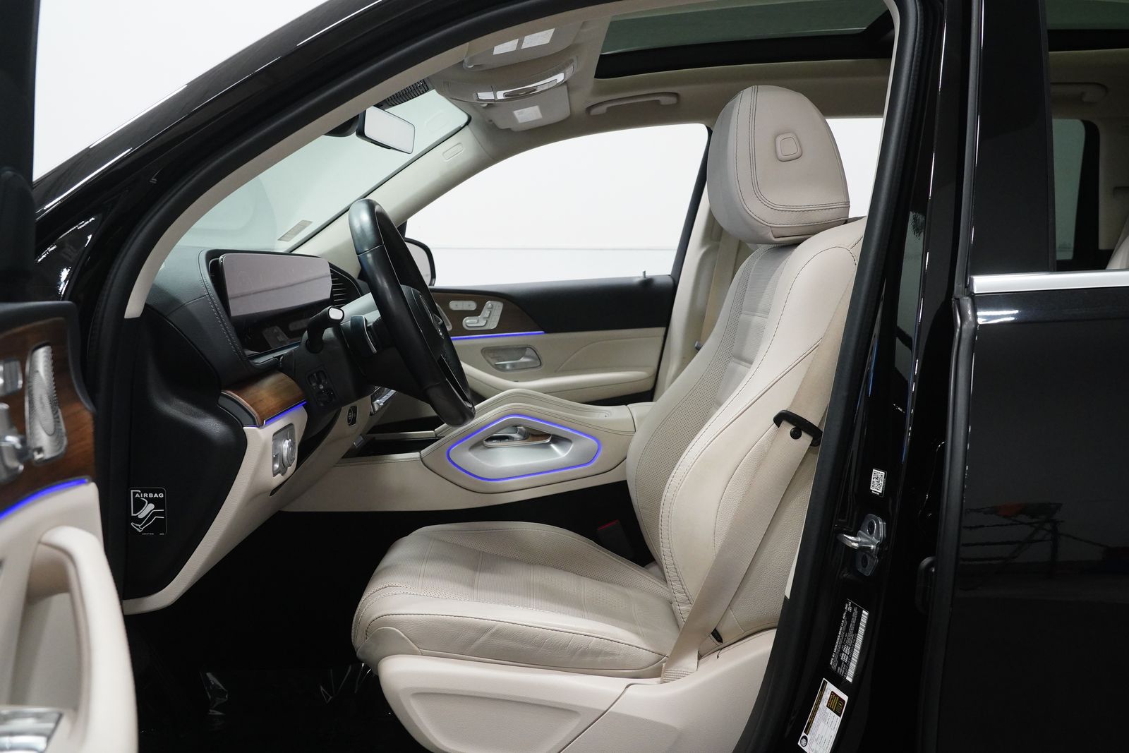 2024 Mercedes Benz GLS 450 photo 2
