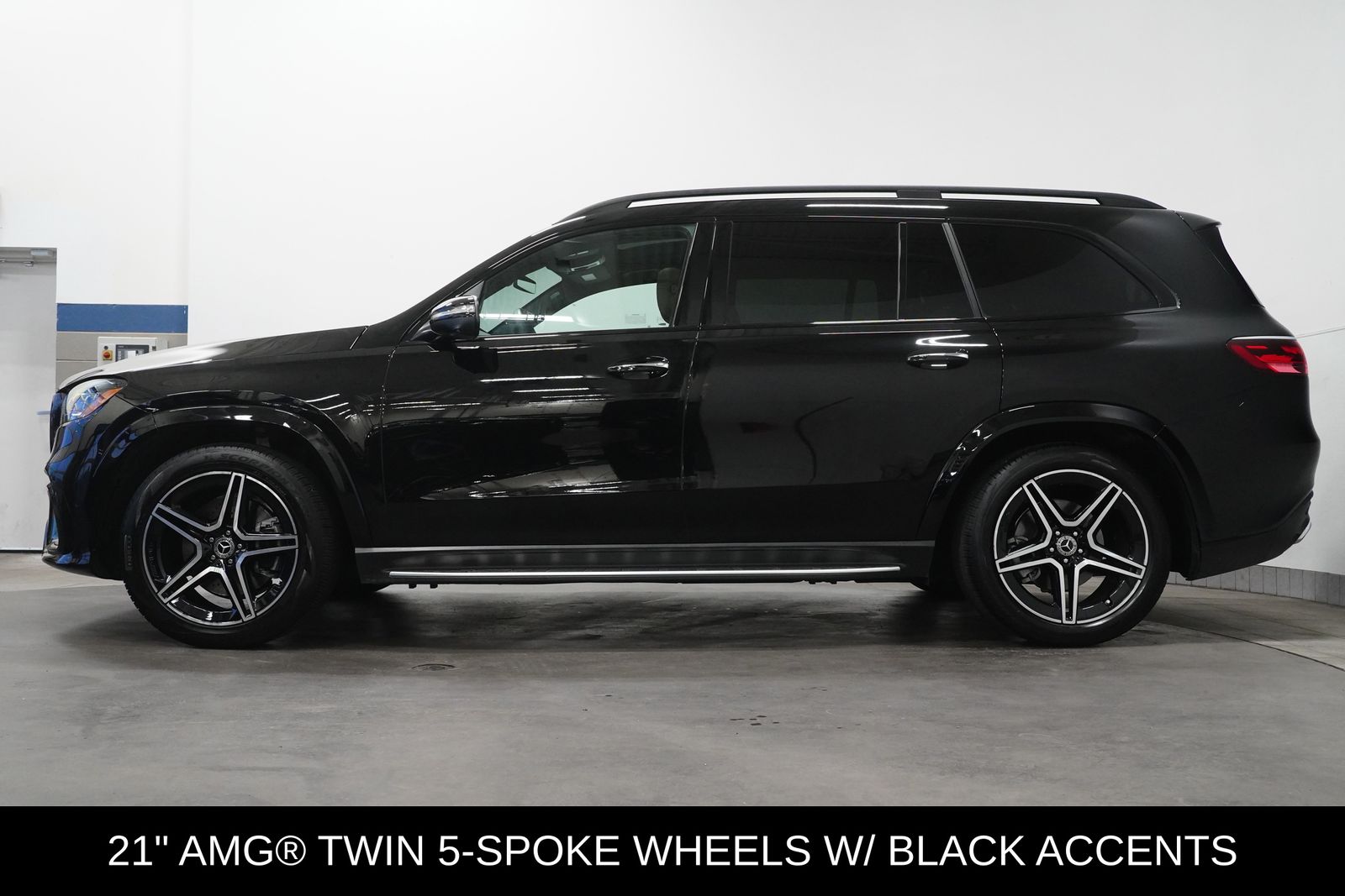 2024 Mercedes Benz GLS 450 4MATIC photo 4