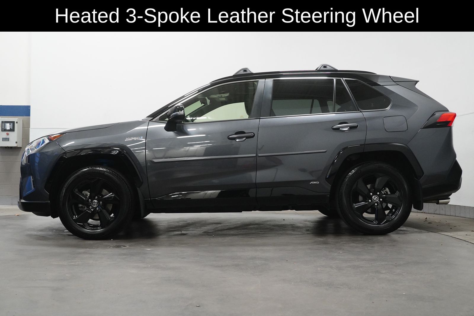 2020 Toyota RAV4 Hybrid XSE photo 4