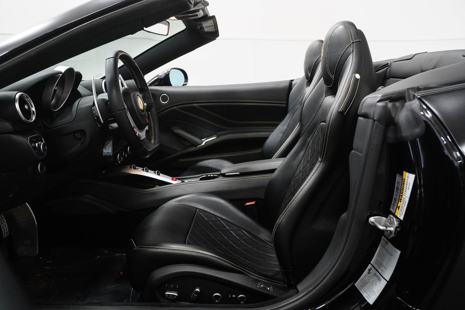 2016 Ferrari California T photo 2