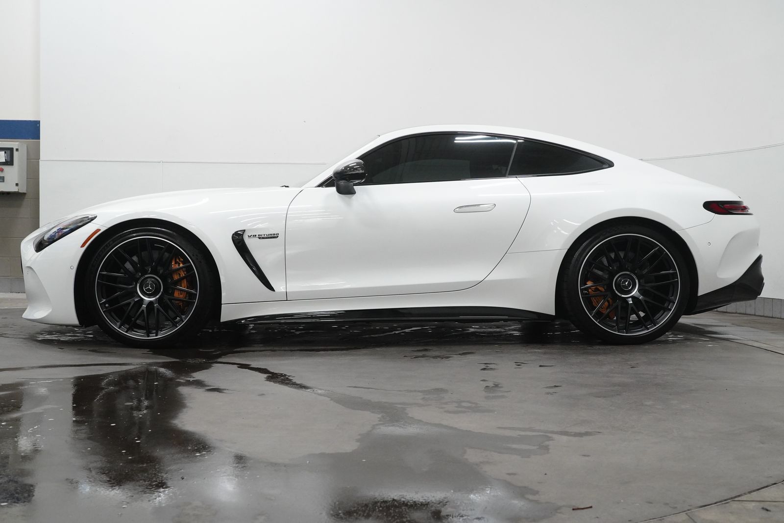 2025 Mercedes Benz AMG GT photo 4