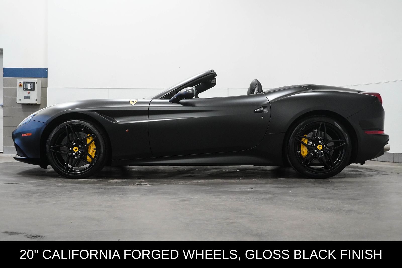 2016 Ferrari California T photo 4