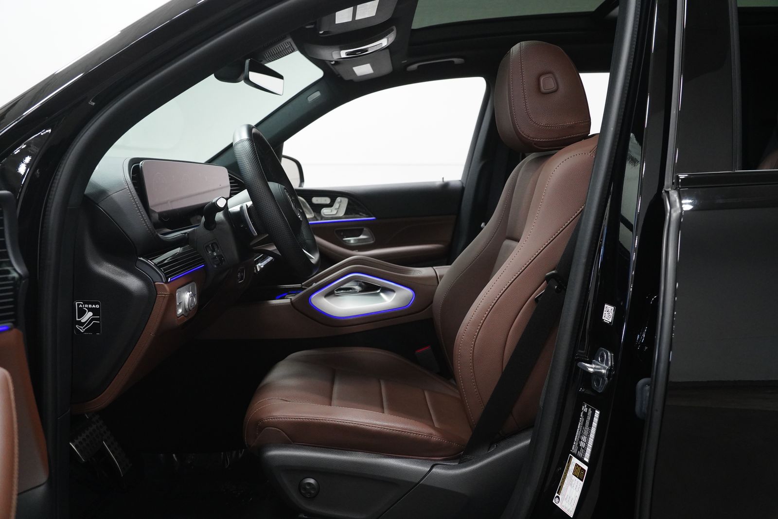 2024 Mercedes Benz GLS 450 4MATIC photo 2