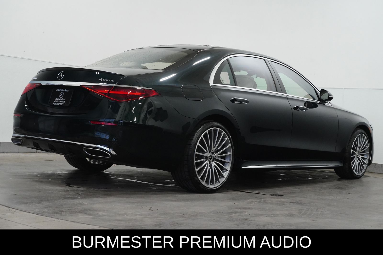 2023 Mercedes Benz S 580 4MATIC photo 3