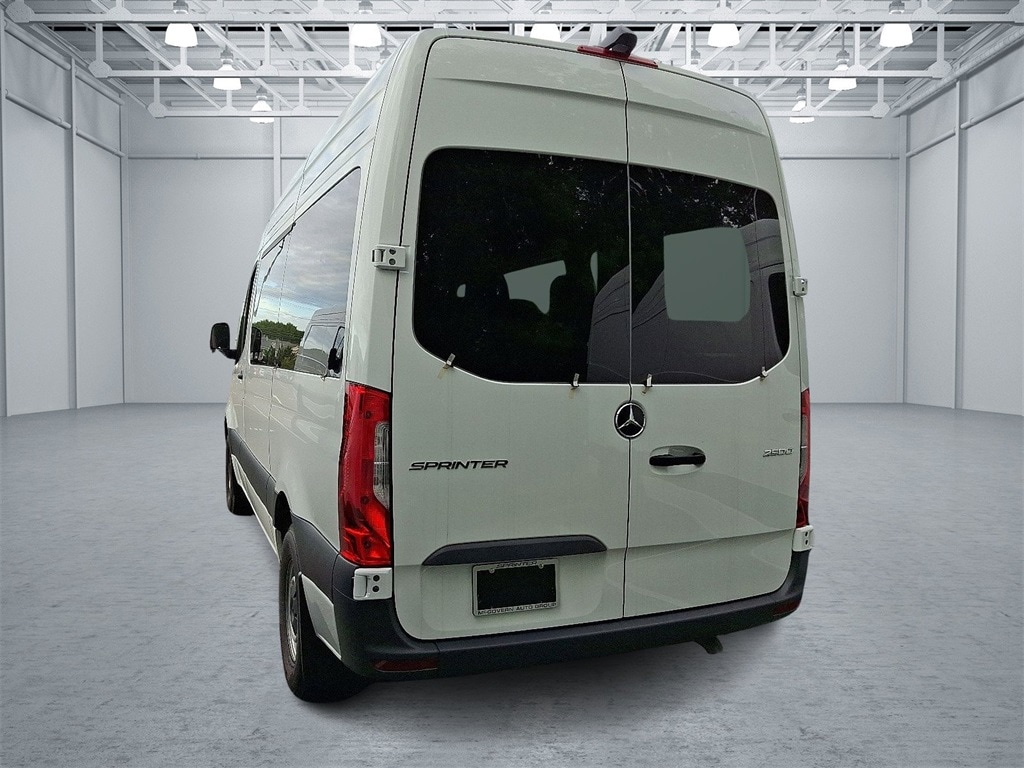 New 2024 Mercedes-Benz Sprinter 2500 Passenger 144 WB Minivan/Van