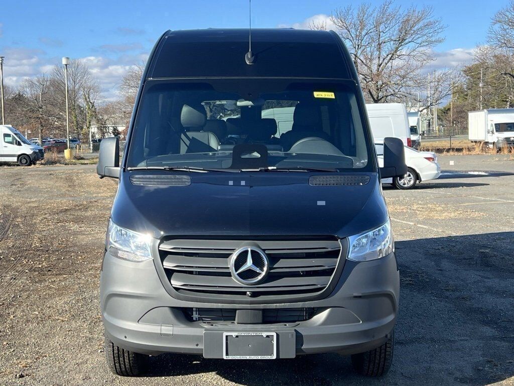 New 2025 Mercedes-Benz Sprinter 2500 Passenger 144 WB Minivan/Van