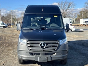 2025 Mercedes-Benz Sprinter 2500 Passenger 144 WB Minivan/Van