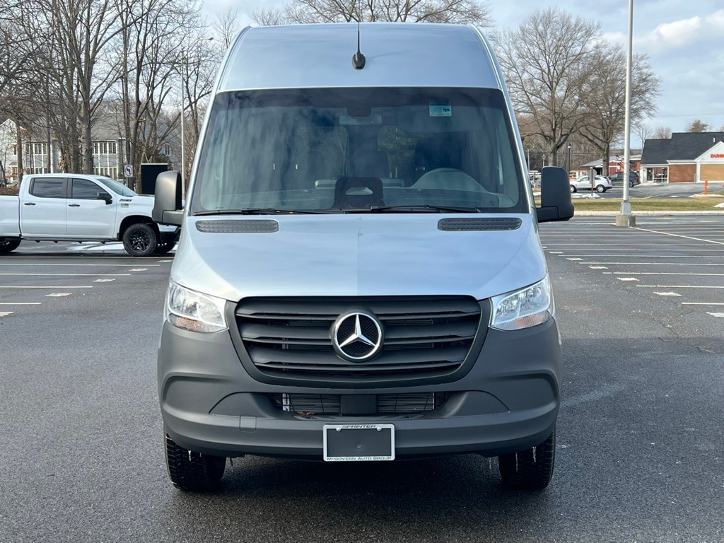 2025 Mercedes-Benz Sprinter Crew Van Base's photo