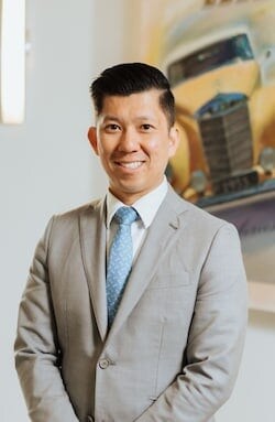 Staff member Phu Ho from 65913889fd6e