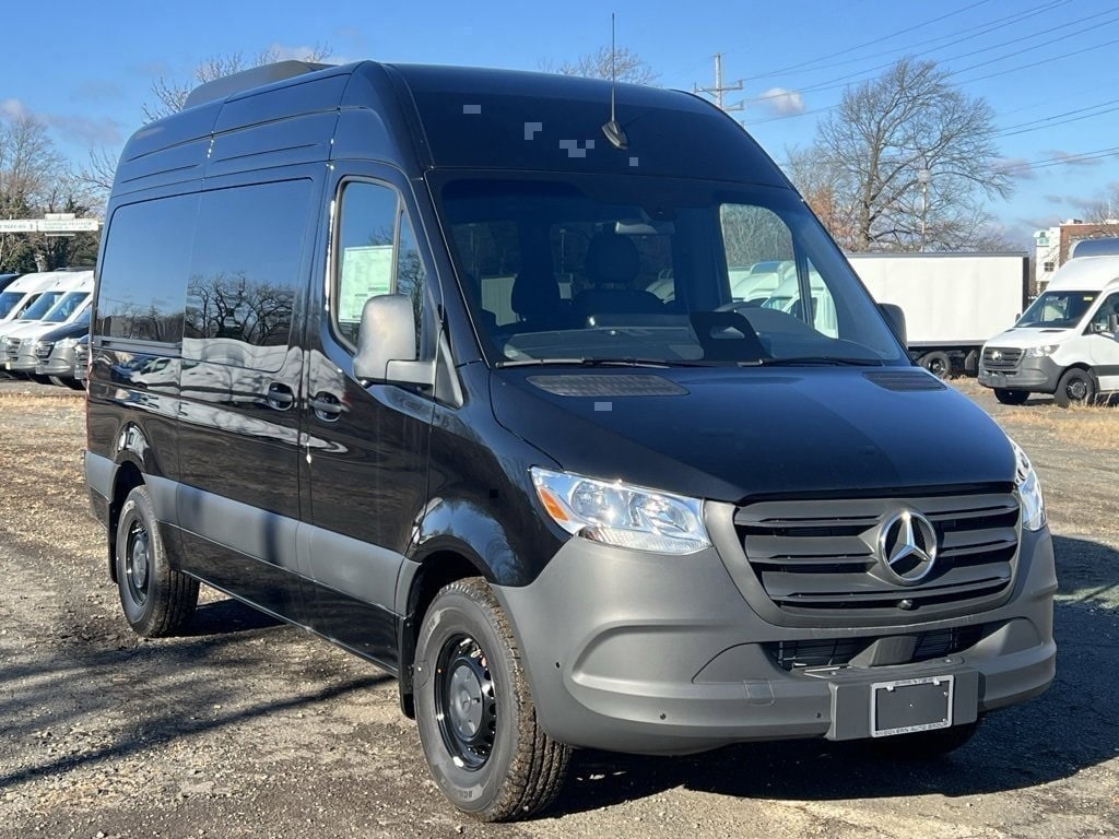 New 2025 Mercedes-Benz Sprinter 2500 Passenger 144 WB Minivan/Van