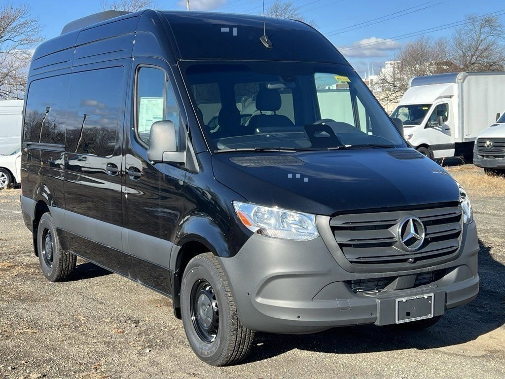 New 2025 Mercedes-Benz Sprinter 2500 Passenger 144 WB Minivan/Van