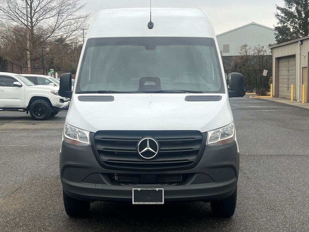 2025 Mercedes-Benz Sprinter Base's photo