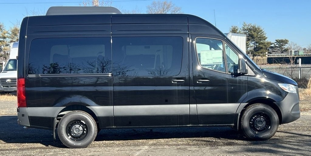 New 2025 Mercedes-Benz Sprinter 2500 Passenger 144 WB Minivan/Van
