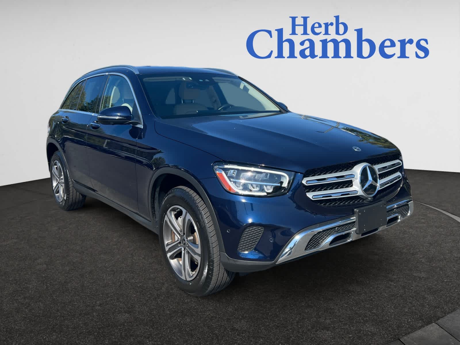 2022 Mercedes-Benz GLC GLC300's photo