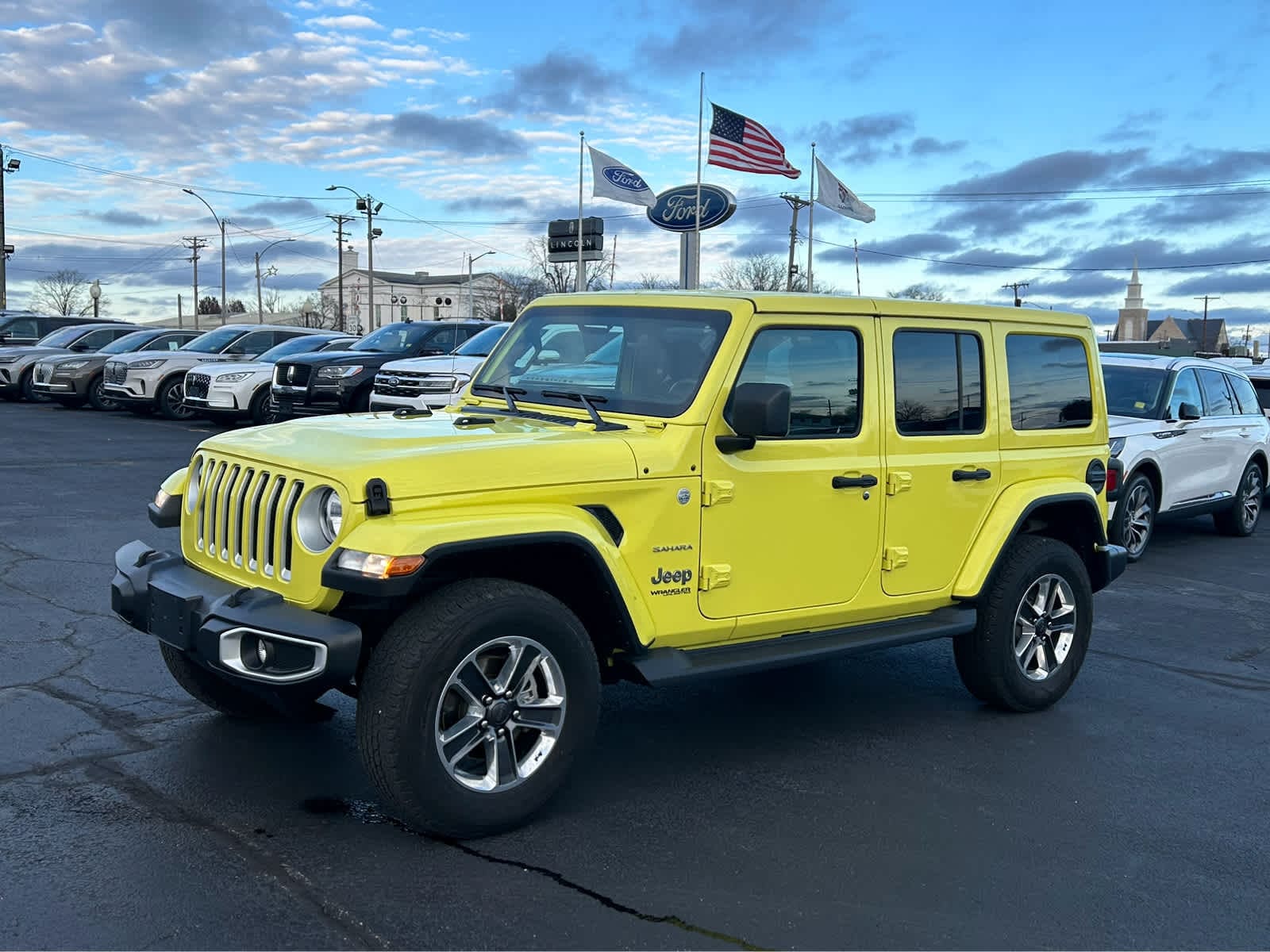 Used 2022 Jeep Wrangler Unlimited Sahara with VIN 1C4HJXEM0NW248466 for sale in Mount Vernon, IL