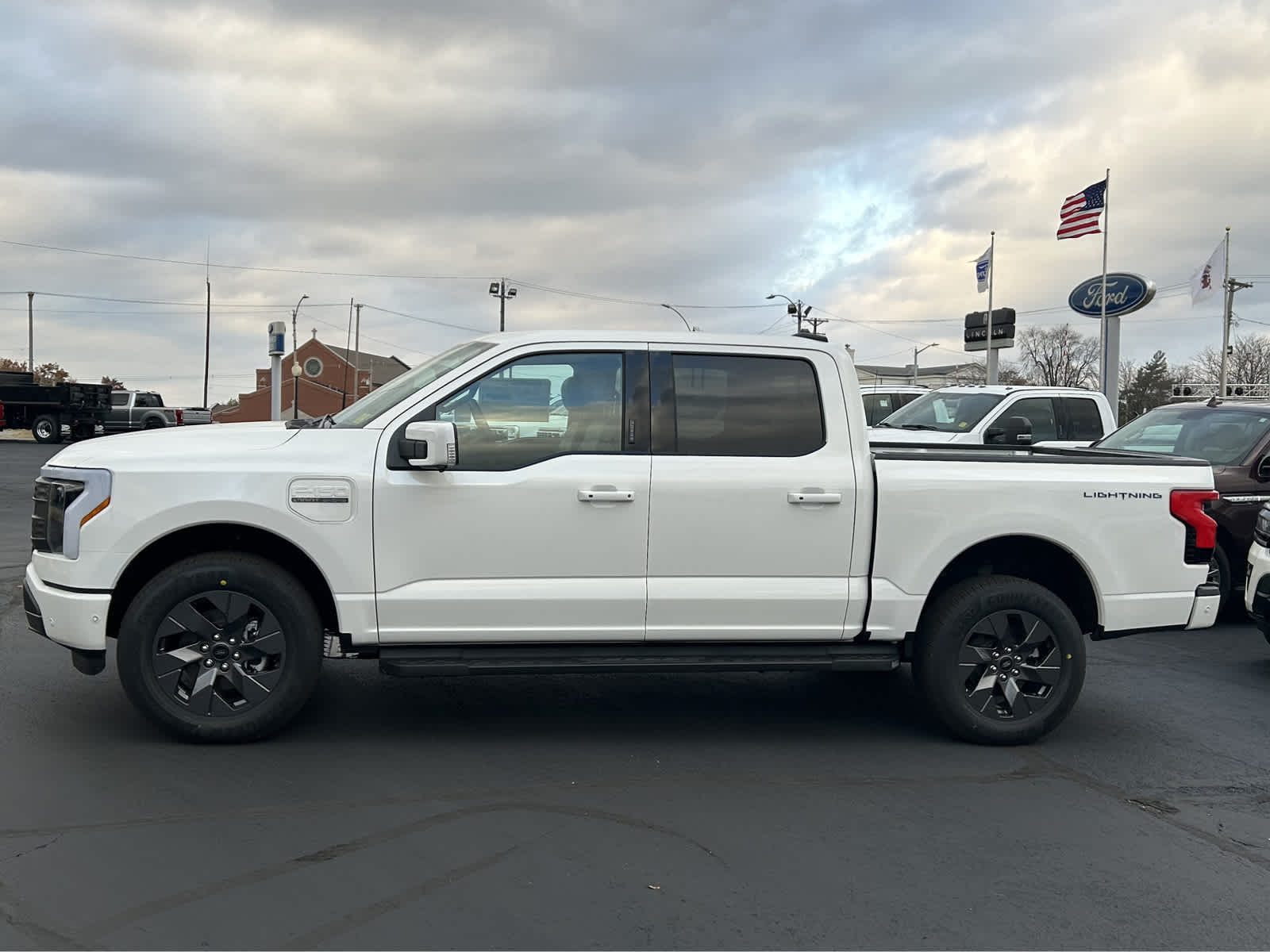2023 Ford F-150 Lightning Lariat's photo
