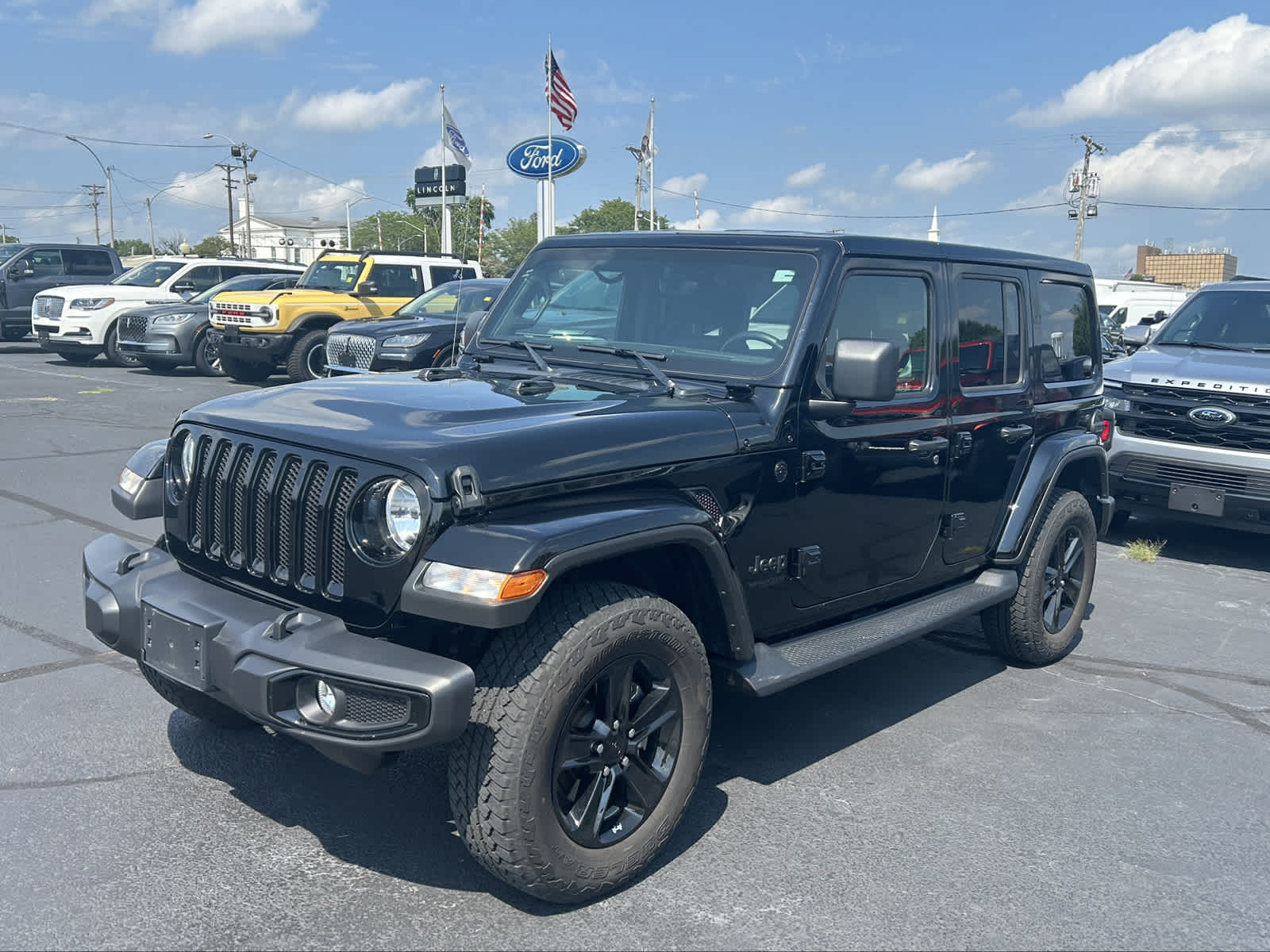 Used 2021 Jeep Wrangler Unlimited Sahara Altitude with VIN 1C4HJXEG7MW593759 for sale in Mount Vernon, IL