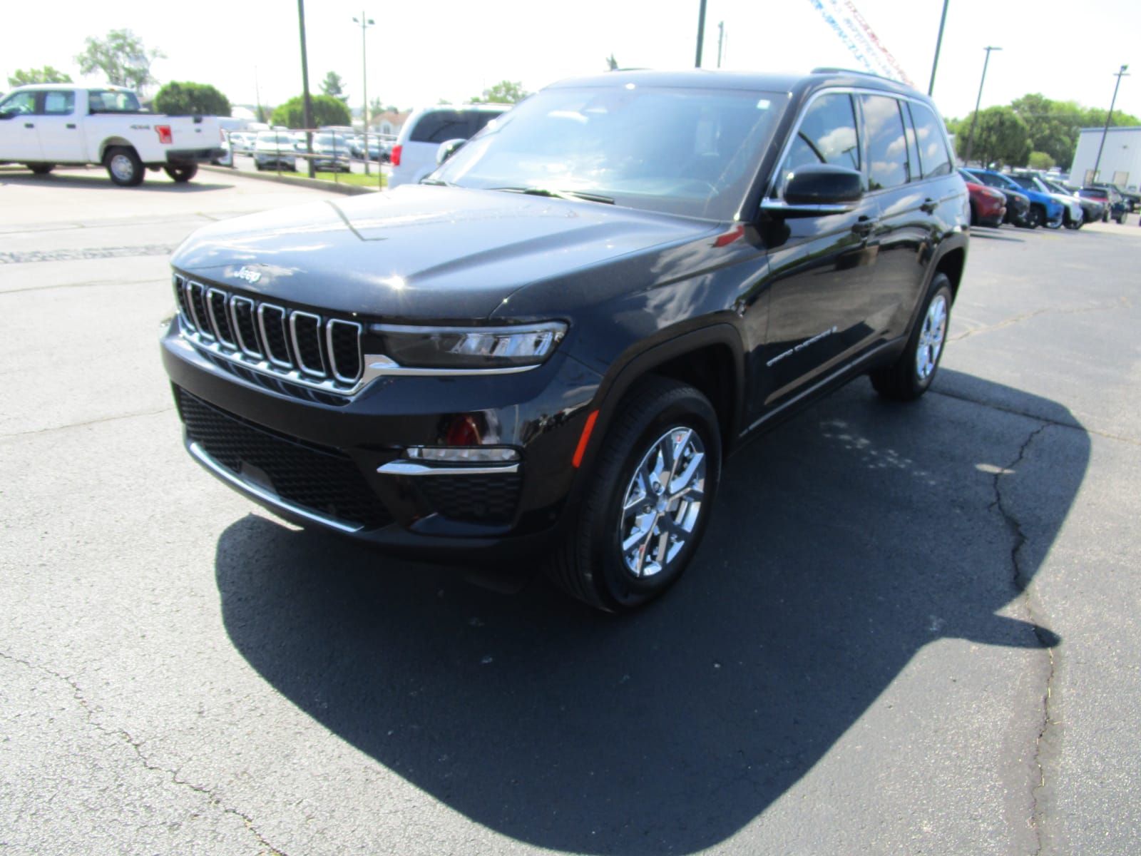 Used 2022 Jeep Grand Cherokee Limited with VIN 1C4RJHBG9N8571606 for sale in Mount Vernon, IL