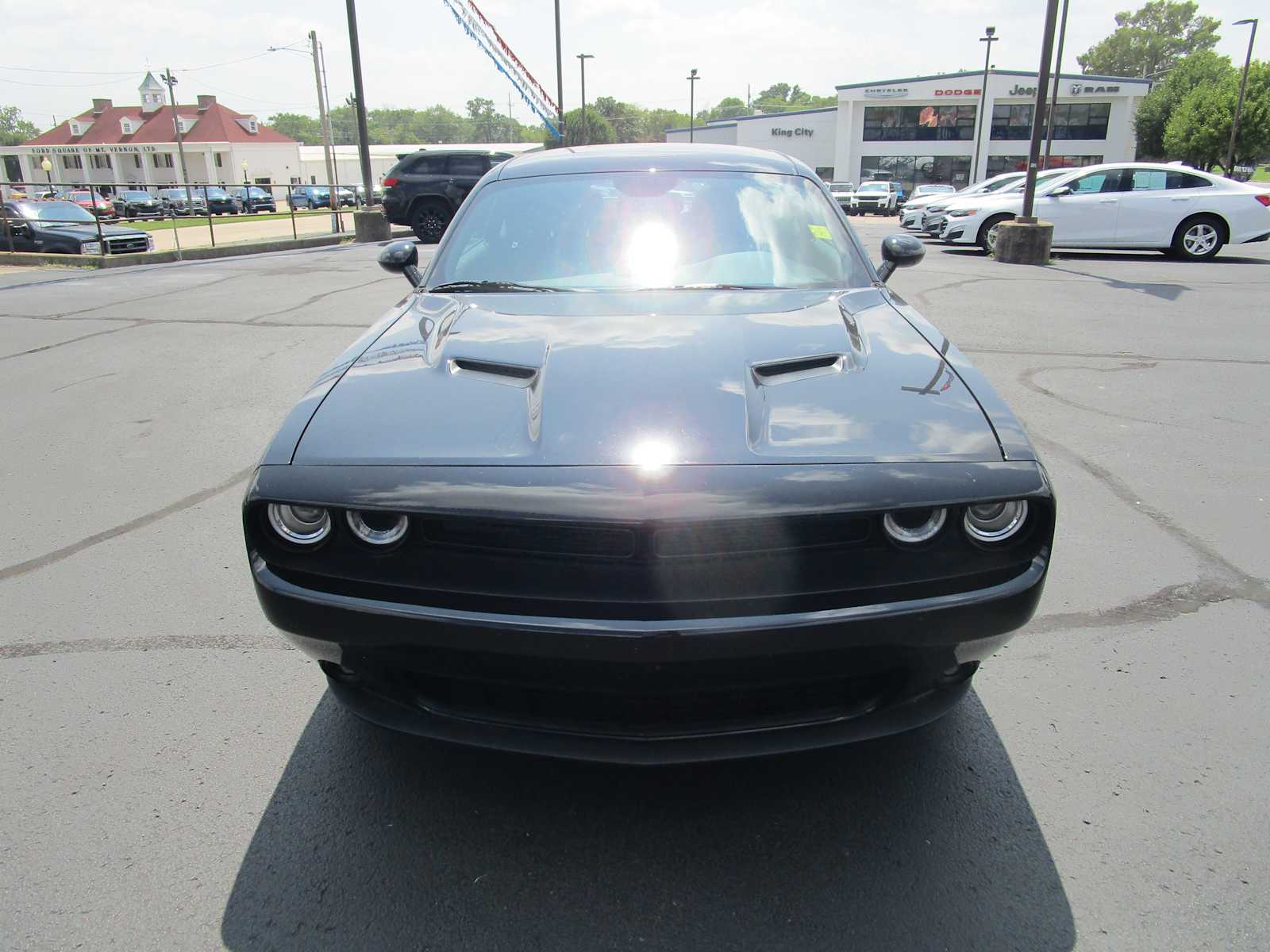 Used 2023 Dodge Challenger SXT with VIN 2C3CDZGG7PH659275 for sale in Mount Vernon, IL