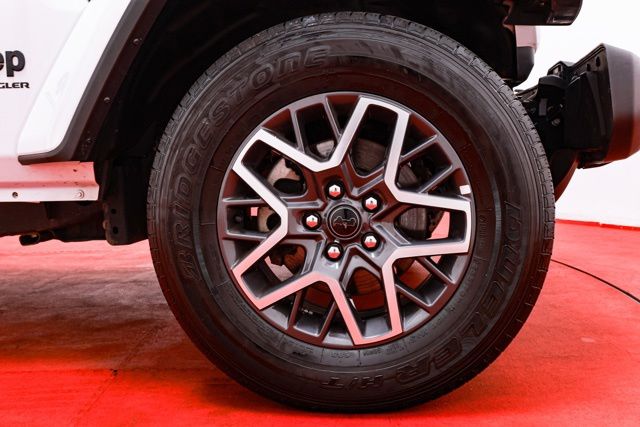 2025 Jeep Wrangler 4-Door Sahara - Photo 34