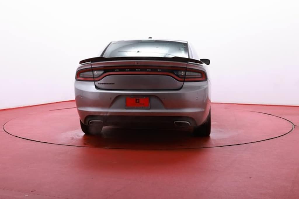 Used 2018 Dodge Charger SXT Sedan