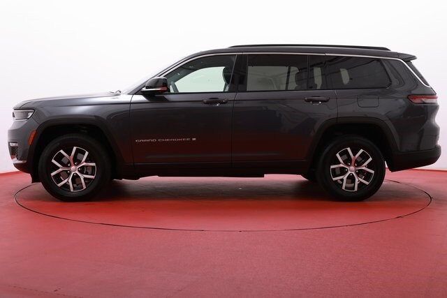 2024 Jeep Grand Cherokee Limited photo 2