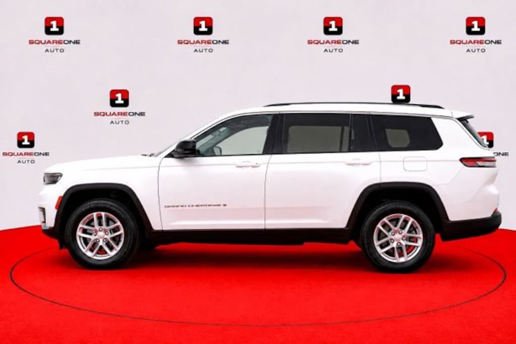 Used 2023 Jeep Grand Cherokee L Laredo SUV