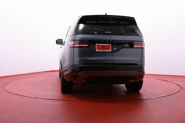 2022 Land Rover Discovery S R-Dynamic photo 3