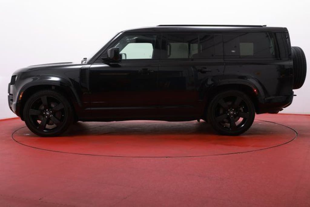 Used 2024 Land Rover Defender 130 X-Dynamic SE SUV