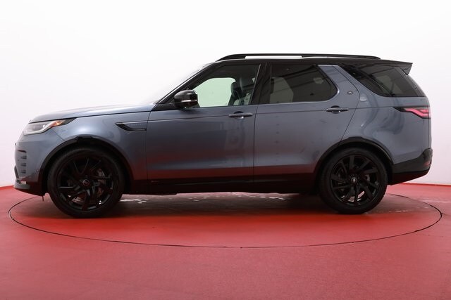 2022 Land Rover Discovery S R-Dynamic photo 2