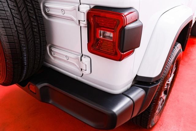 2025 Jeep Wrangler 4-Door Sahara - Photo 21