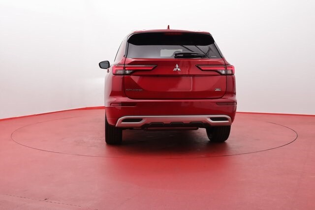 2024 Mitsubishi Outlander SEL photo 3