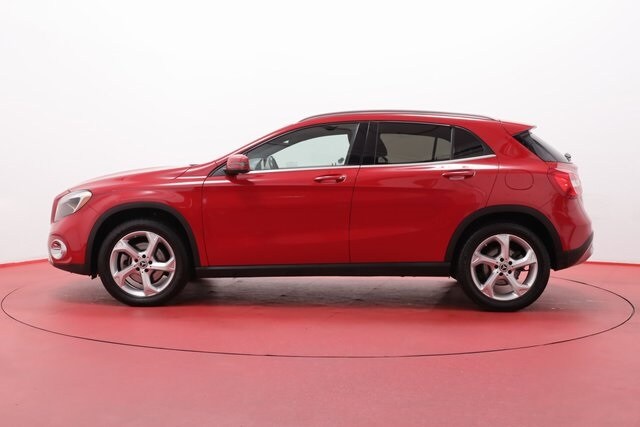 2020 Mercedes Benz GLA 250 photo 2
