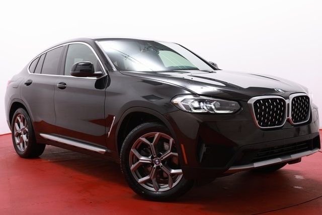 2025 BMW X4 30i's photo