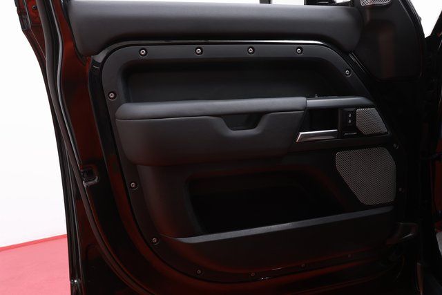 2024 Land Rover Defender X-Dynamic SE - Photo 22