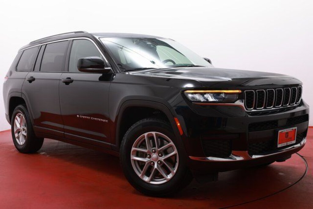 Used 2023 Jeep Grand Cherokee L Laredo SUV