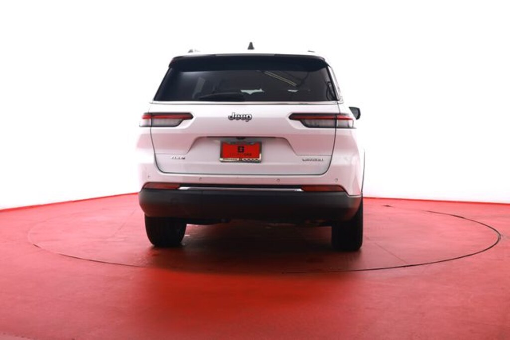 Used 2023 Jeep Grand Cherokee L Laredo SUV