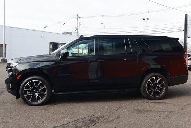 2024 Chevrolet Suburban RST photo 4