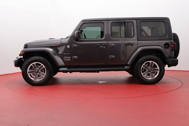 2018 Jeep Wrangler Unlimited Sahara photo 2