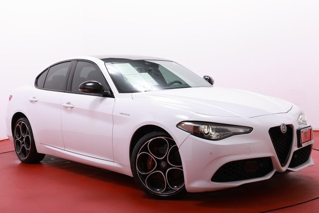 2022 Alfa Romeo Giulia Ti Veloce's photo