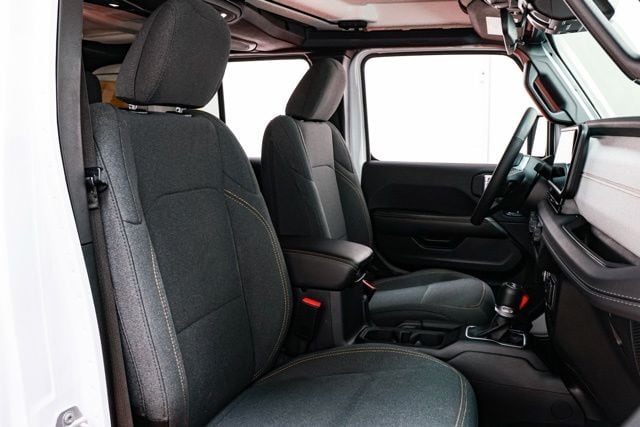 2025 Jeep Wrangler 4-Door Sahara - Photo 16