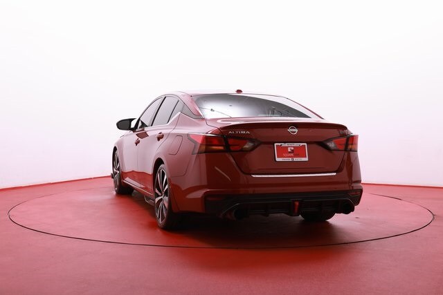 2019 Nissan Altima 2.5 SR photo 3
