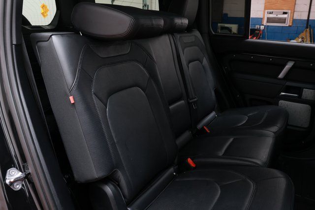 2024 Land Rover Defender X-Dynamic SE - Photo 13