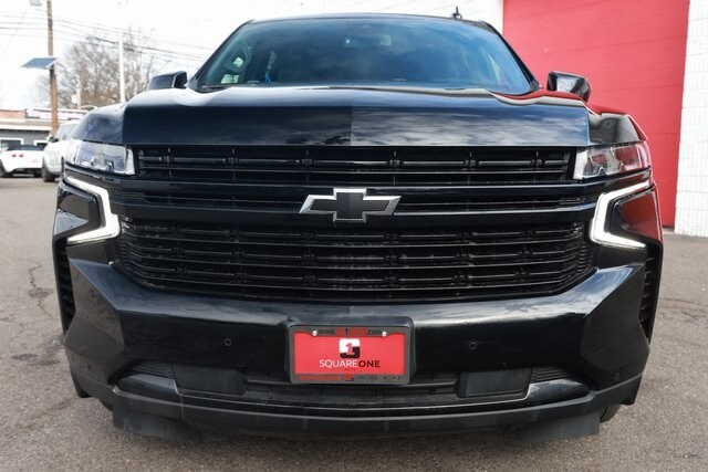 2024 Chevrolet Suburban RST photo 2