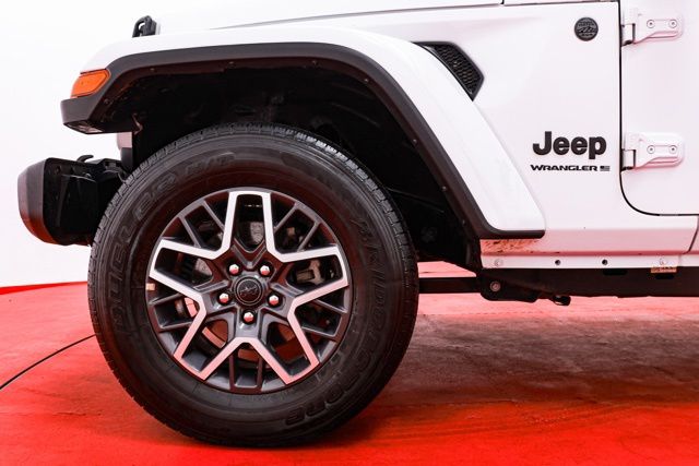 2025 Jeep Wrangler 4-Door Sahara - Photo 35