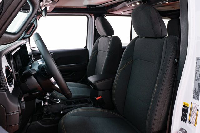 2025 Jeep Wrangler 4-Door Sahara - Photo 10