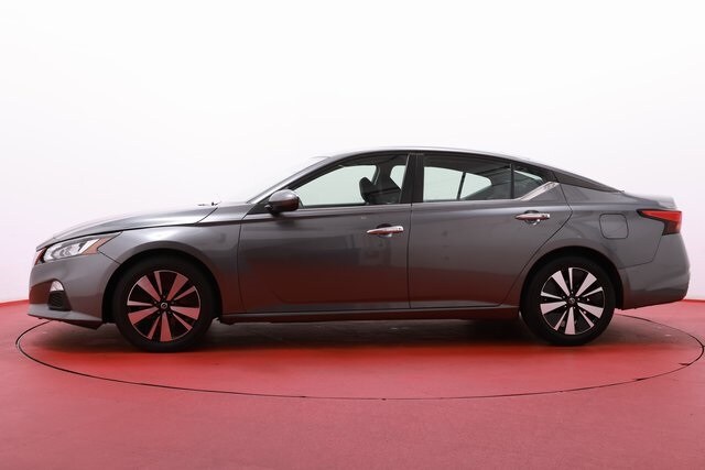 2022 Nissan Altima 2.5 SV photo 2