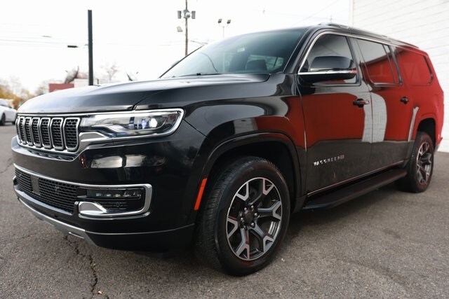 2024 Jeep Wagoneer L Series III photo 3